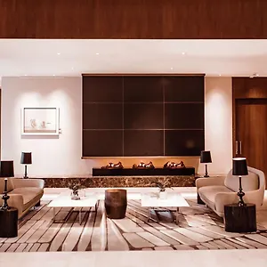 Hilton מלון